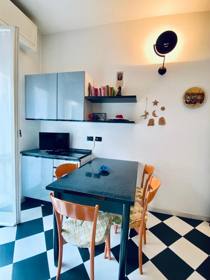 Hostdomus - Bilocale Sul Borgo Apartment Finale Ligure Luaran gambar