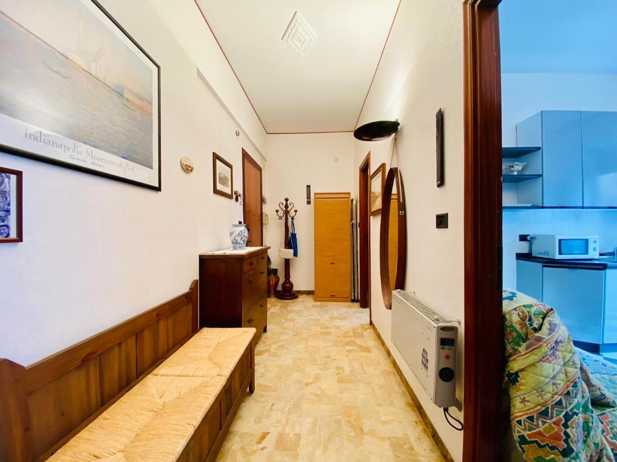 Hostdomus - Bilocale Sul Borgo Apartment Finale Ligure Luaran gambar
